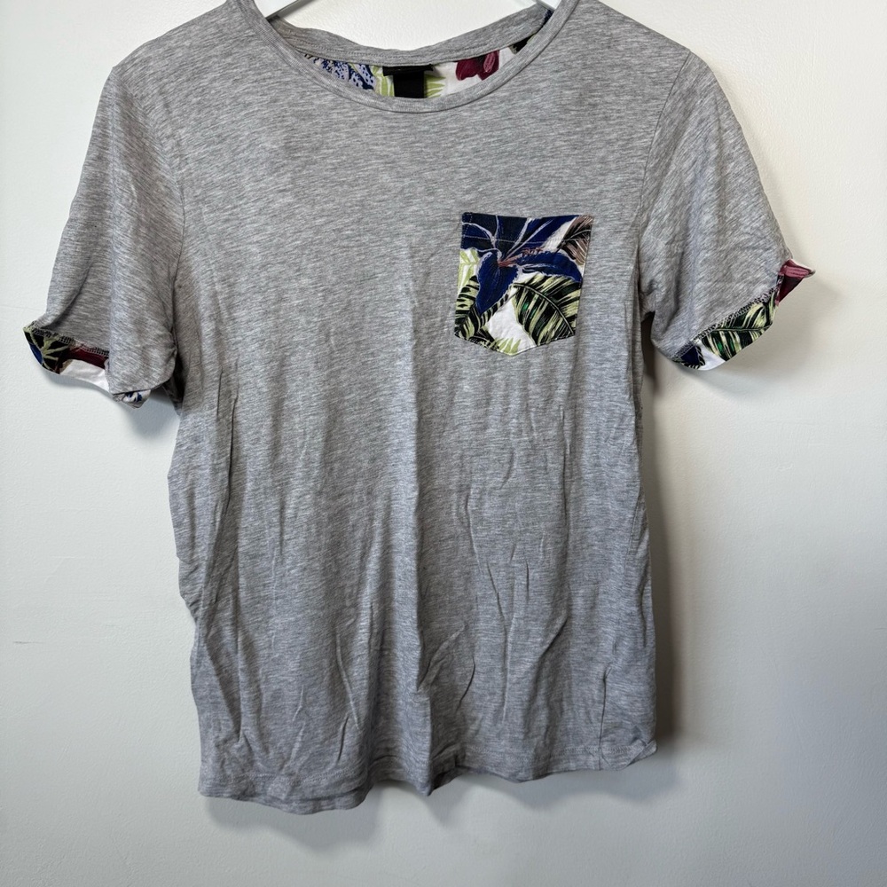 H&M Gray Crewneck T-Shirt with Tropical Floral Pocket & Sleeve Detail – Size S